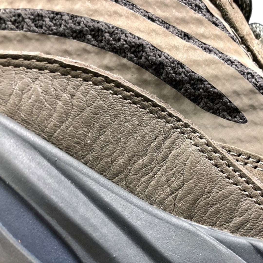Yzy 700 V2 'Geode'