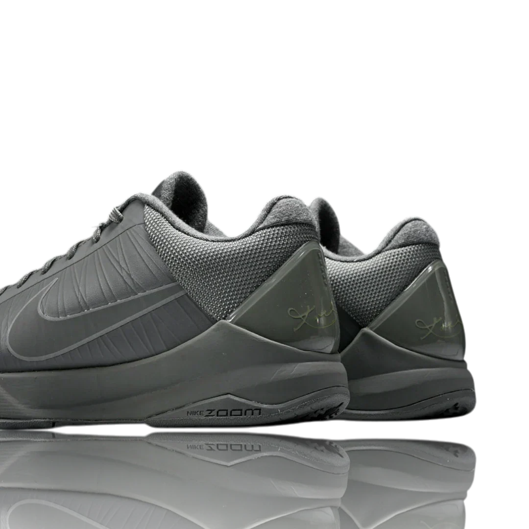 Kobe 5 'Fade To Black'