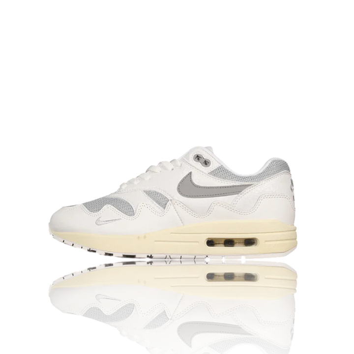 AM1 x Patta 'Waves White'