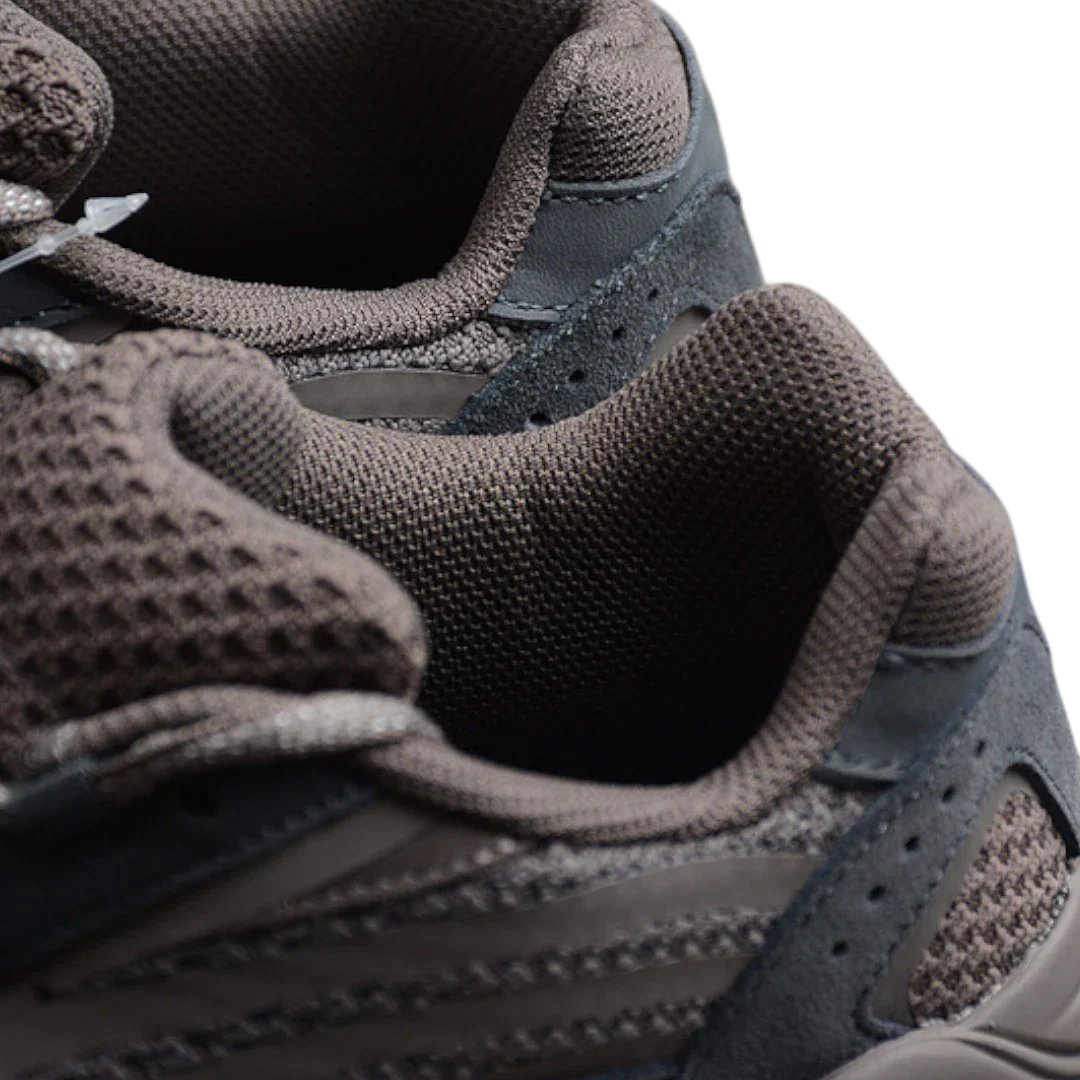 Yzy 700 V2 'Mauve'