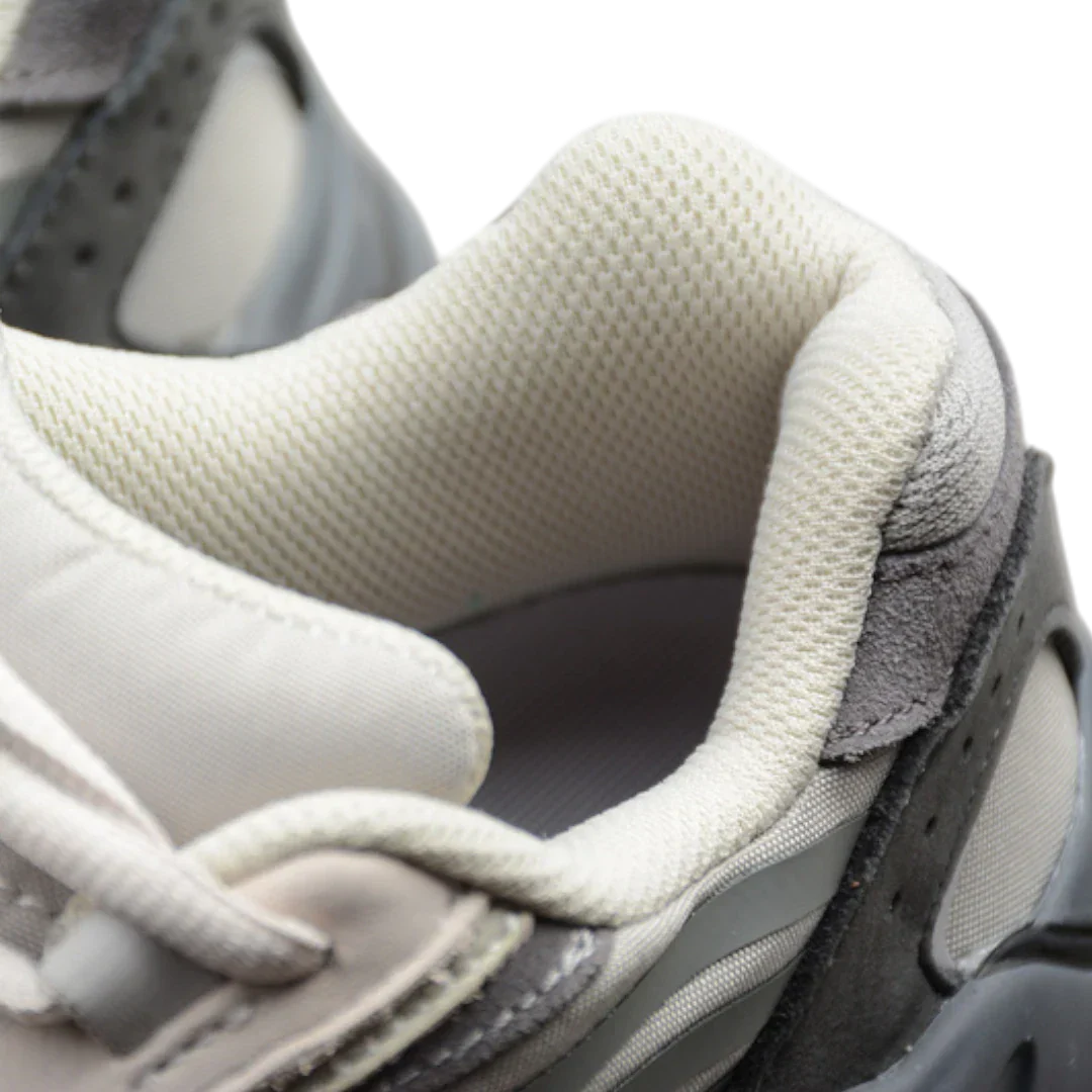 Yzy 700 V2 'Tephra'