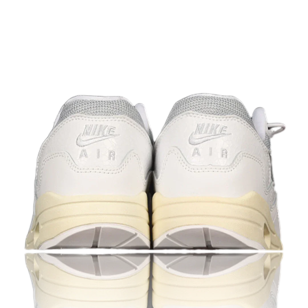 AM1 x Patta 'Waves White'