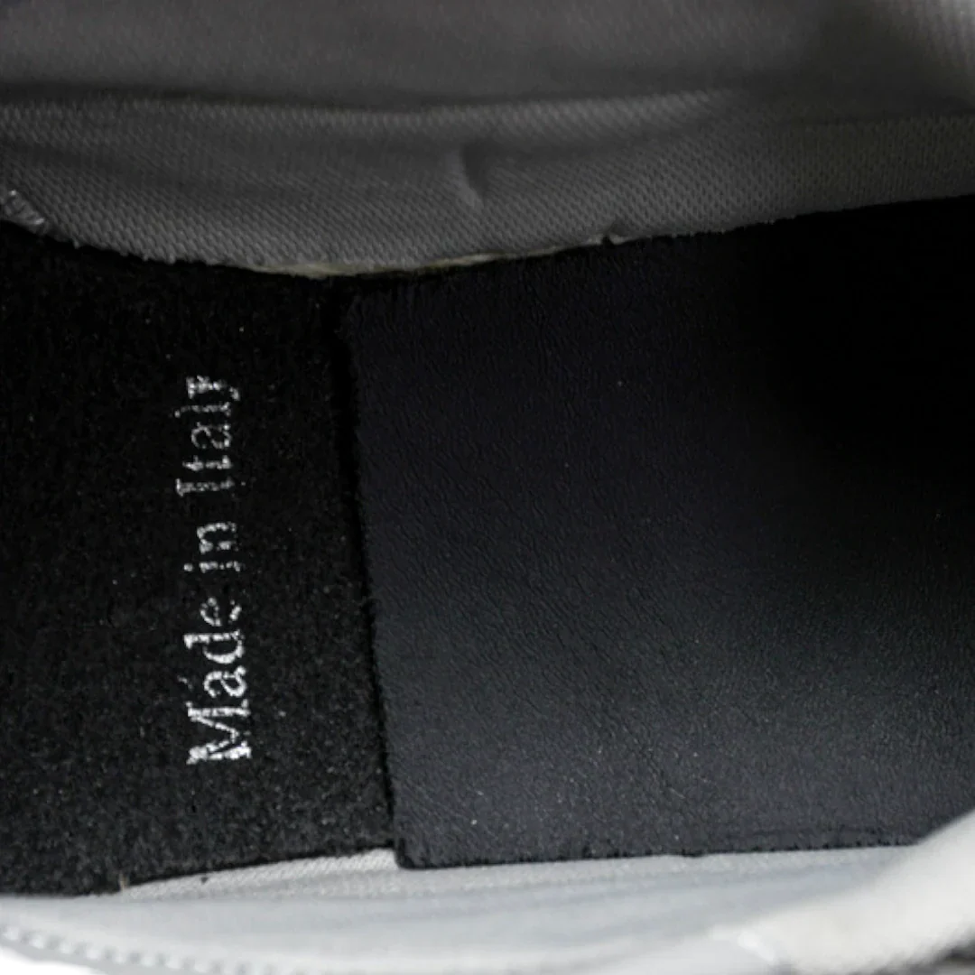 Dlor B22 'Triple Grey'