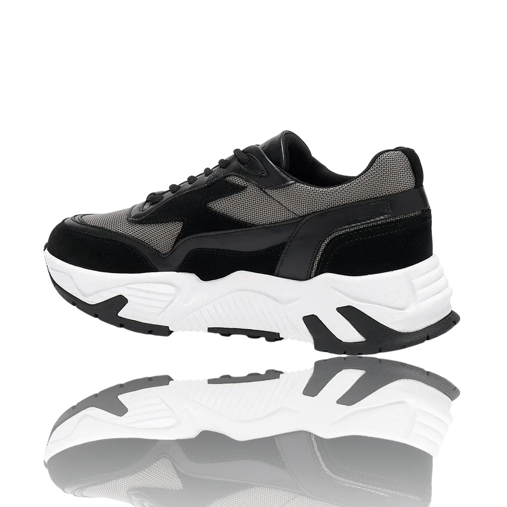 Stealth Runner 'Black White Steel'