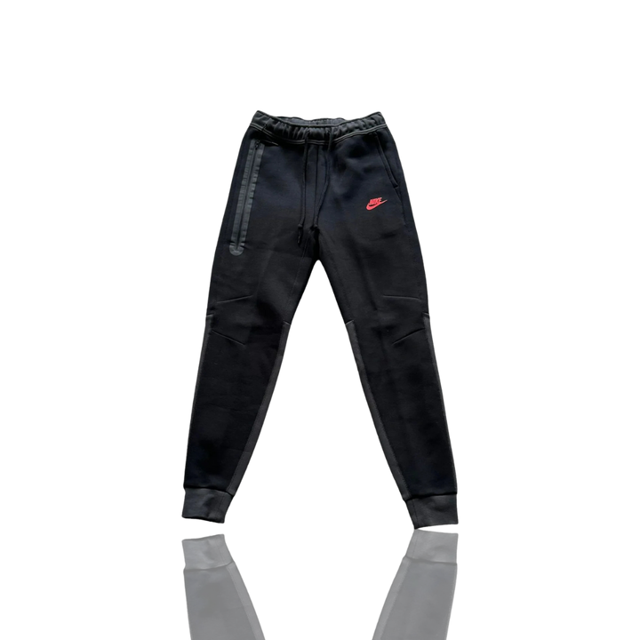 Nike Tech Fleece in Dark Smoke Grey/Light Crimson