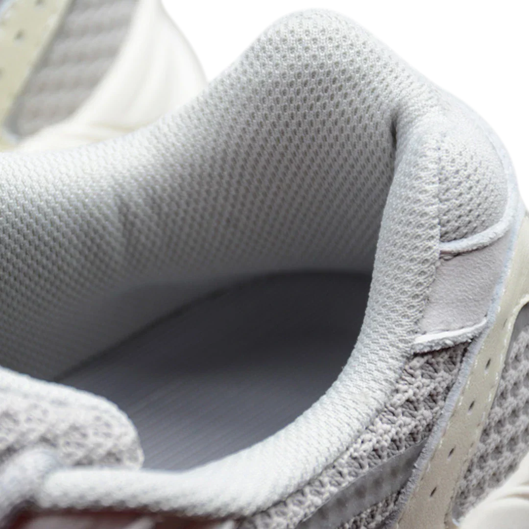 Yzy 700 V2 'Static'