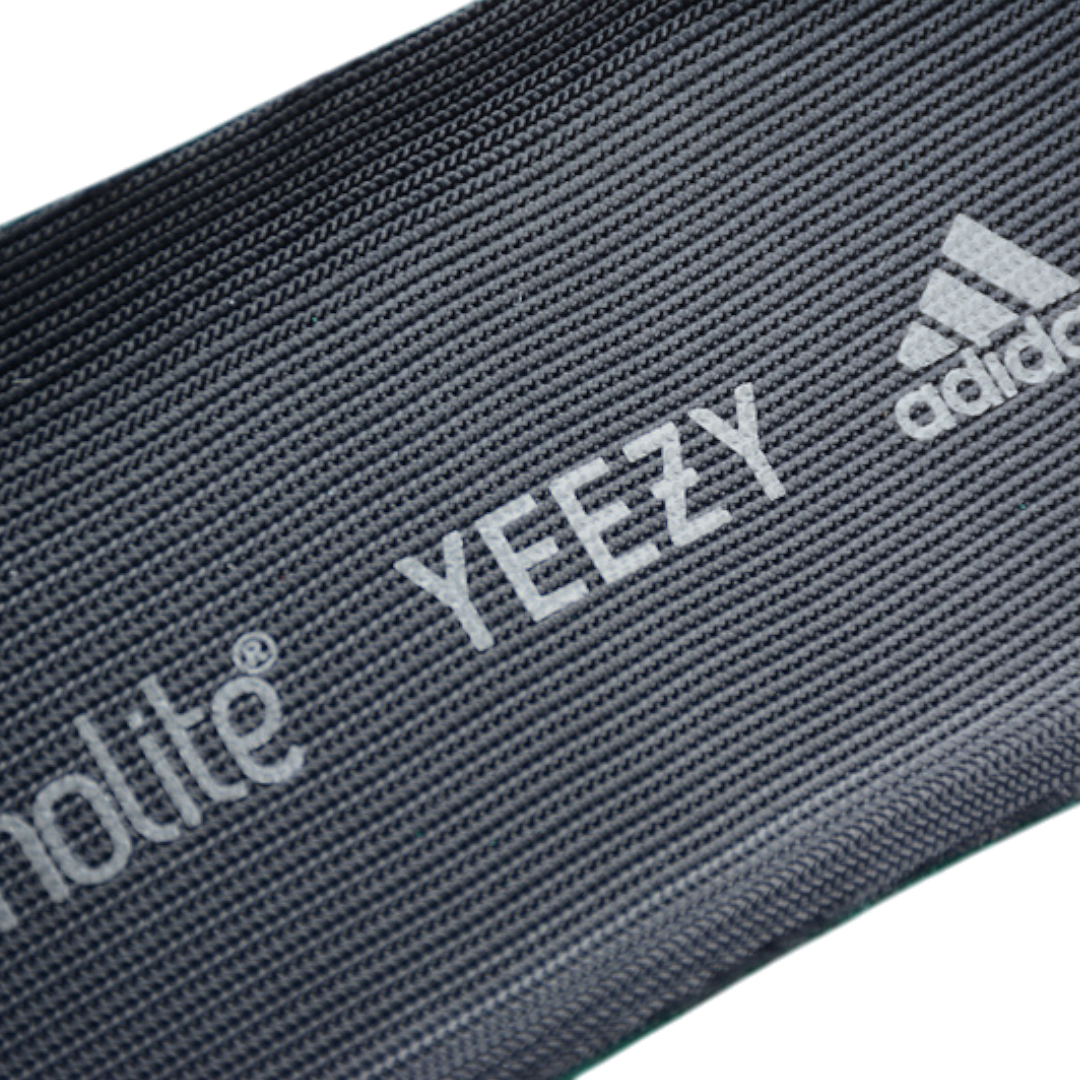 Yzy 700 V3 'Azael'