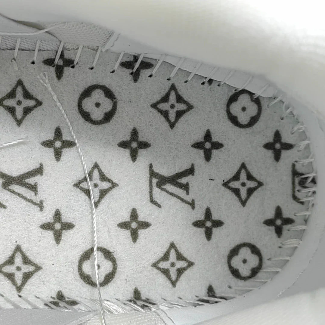 Louis Vuittоп Trainer Maxi 'Beige'